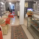 Otel La White
