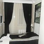 La White Otel