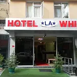Otel La White 2*