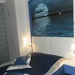 La White Hotel 2*