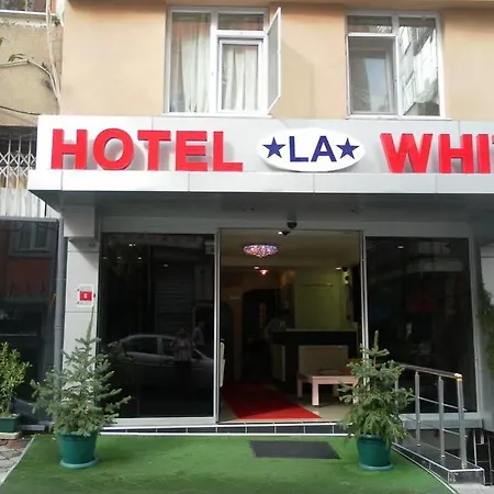 Отель La White 2*