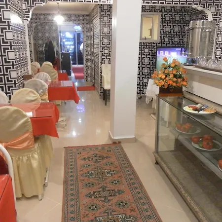 Hotel La White