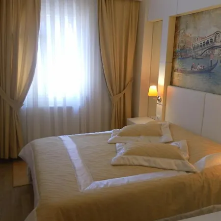 Hotel La White