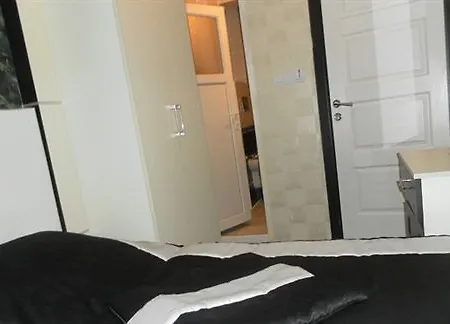 Hotel La White 2*